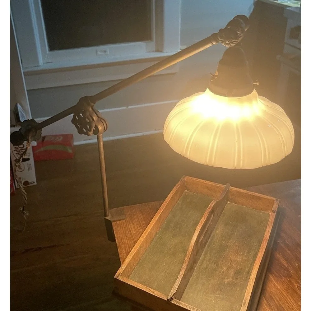 ANTIQUE‎ WORKING INDUSTRIAL  VINTAGE  LAMP CLAMP CLAM GLOBE
